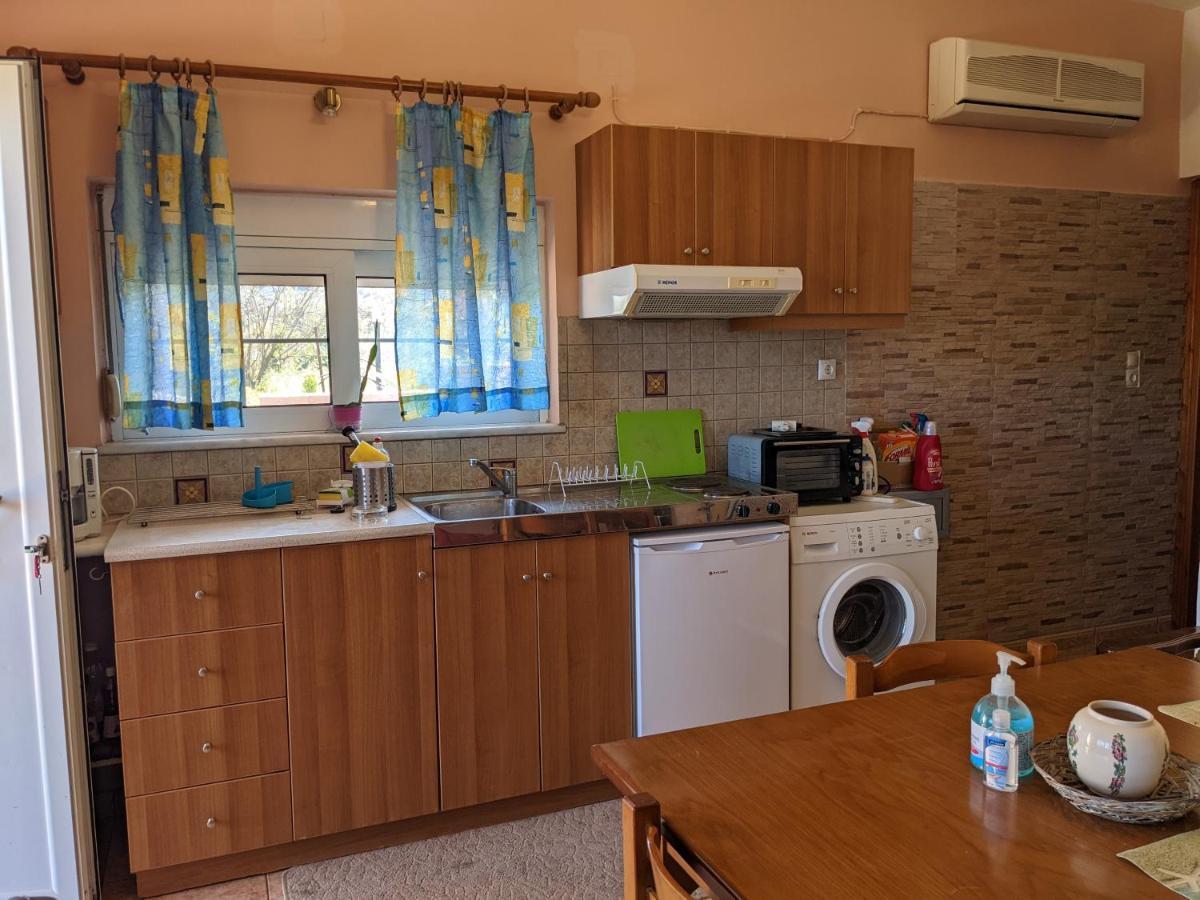 Modern 1-Bedroom With Bbq & Roof Garden Near Beach Сталос Экстерьер фото